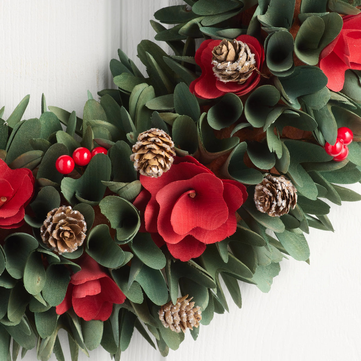 Christmas Wreath Layered Wood Curl Design Real Pinecones 20 Inch