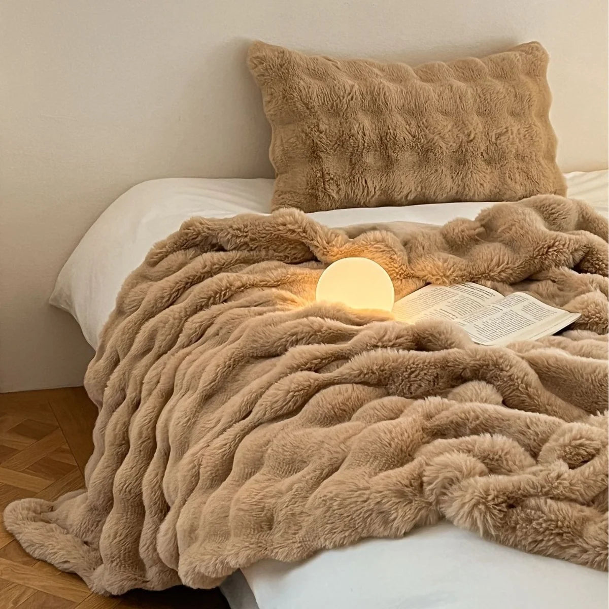 Throw Blanket Milk-Fiber Fleece Faux Fur Lightweight Warmth