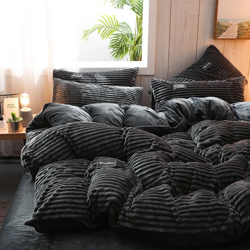 Bedding Set Plush Double-Sided 4-Piece Year-Round Comfort