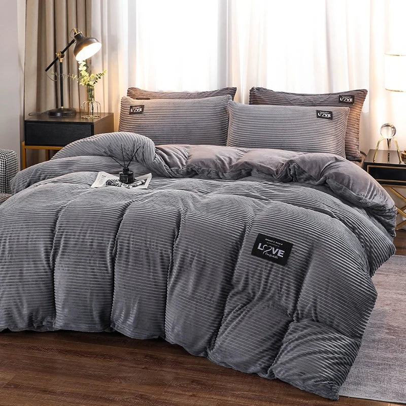 Bedding Set Plush Double-Sided 4-Piece Year-Round Comfort