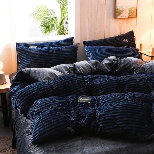 Bedding Set Plush Double-Sided 4-Piece Year-Round Comfort