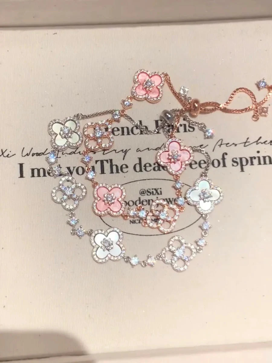 Bracelet Floral Natural Shell & Crystal Accents