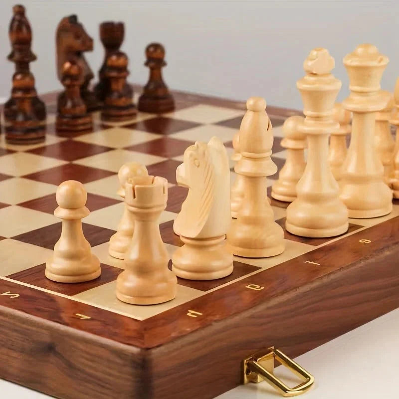 Chess Set Solid Wood 34 Carved Pieces