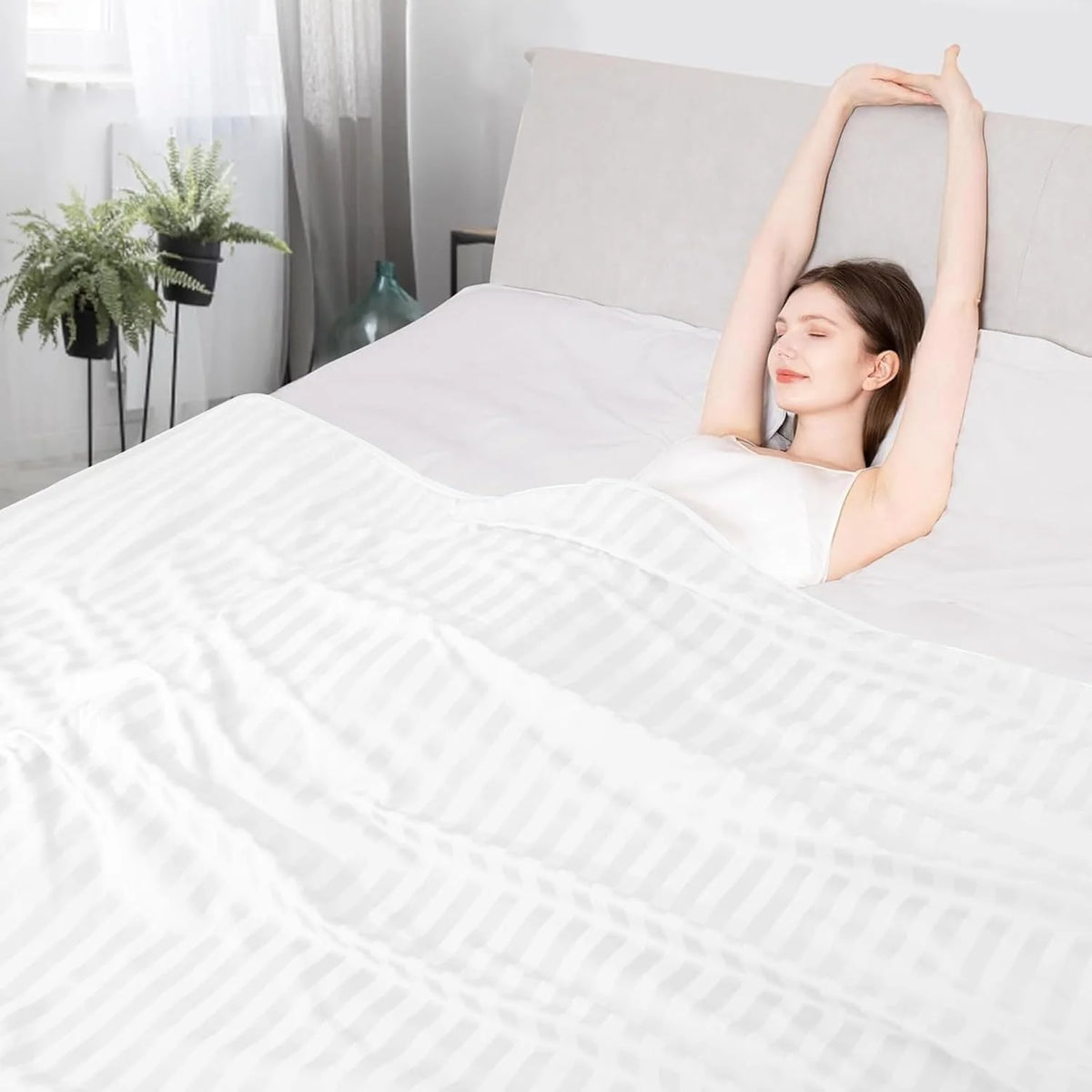 Cooling Blanket Double-Sided Cooling Fabric Lightweight & Machine-Washable