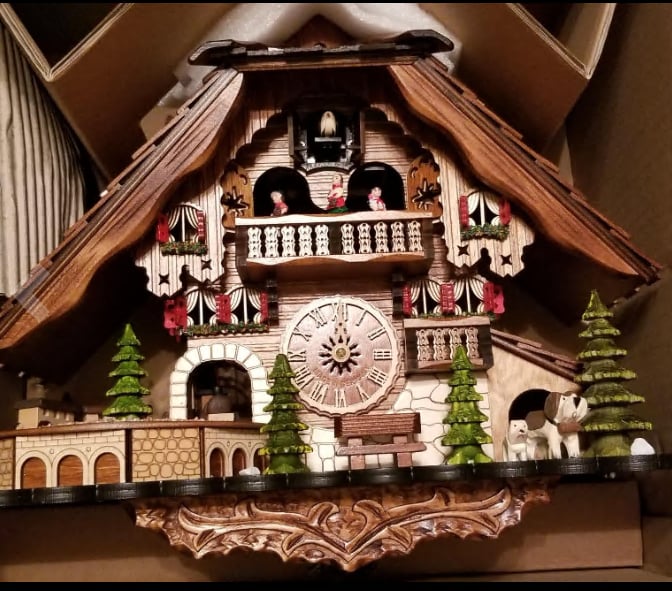 Cuckoo Clock Wooden Chalet Music & Night Shutoff