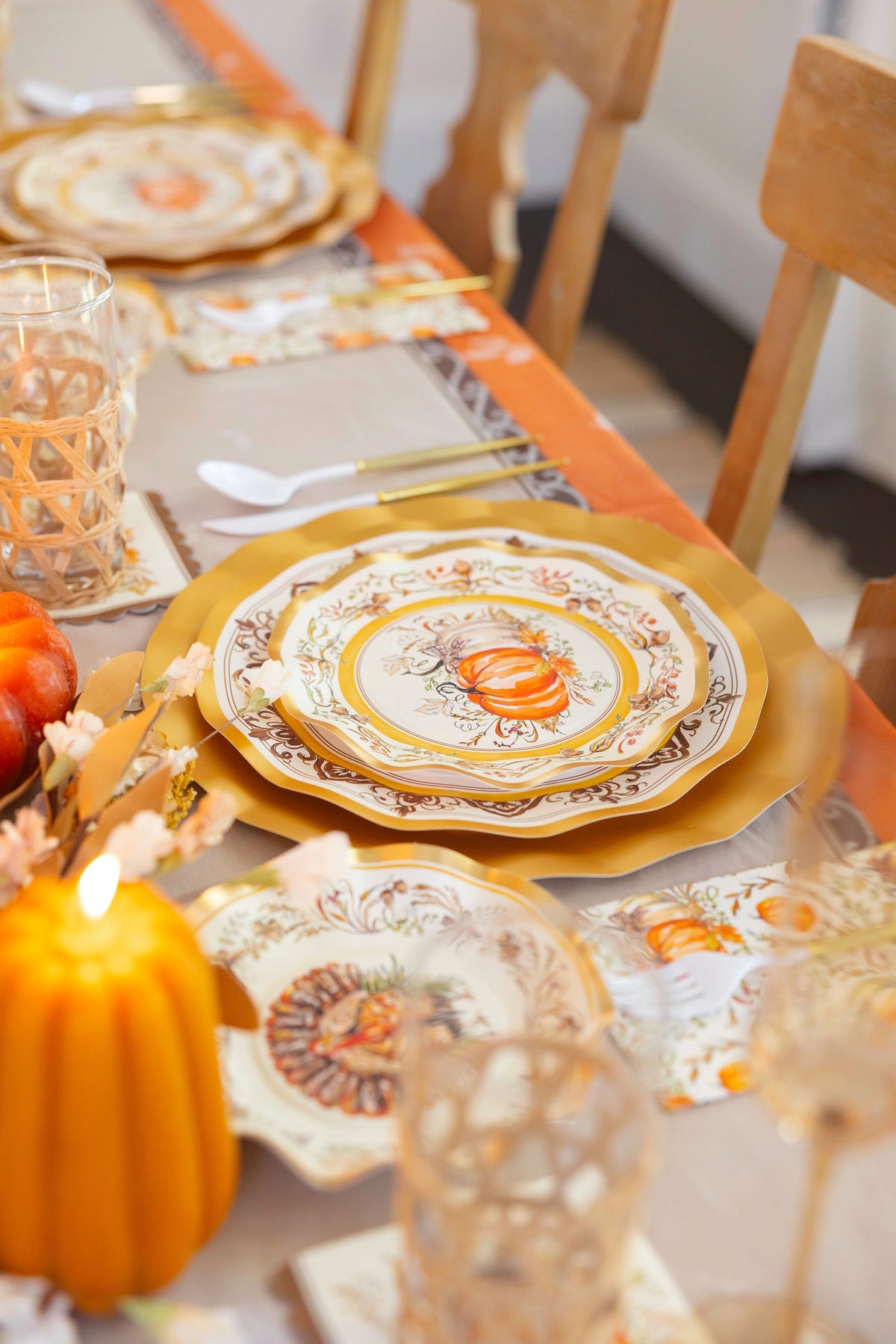 Disposable Plates Heavy-Duty Thanksgiving Design Gold Accents