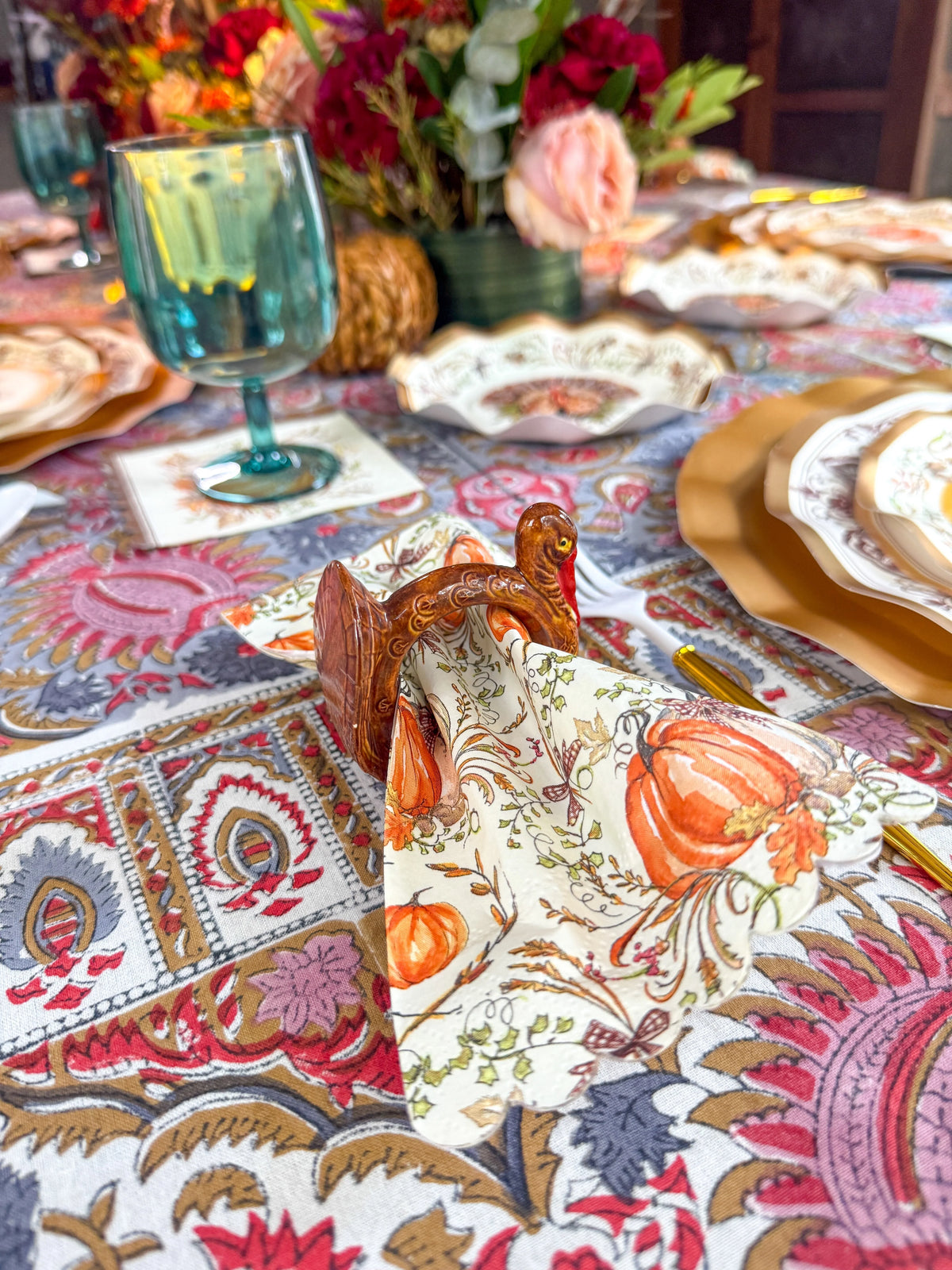 Disposable Plates Heavy-Duty Thanksgiving Design Gold Accents