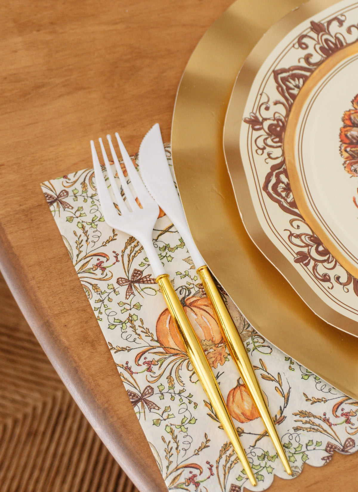 Disposable Plates Heavy-Duty Thanksgiving Design Gold Accents