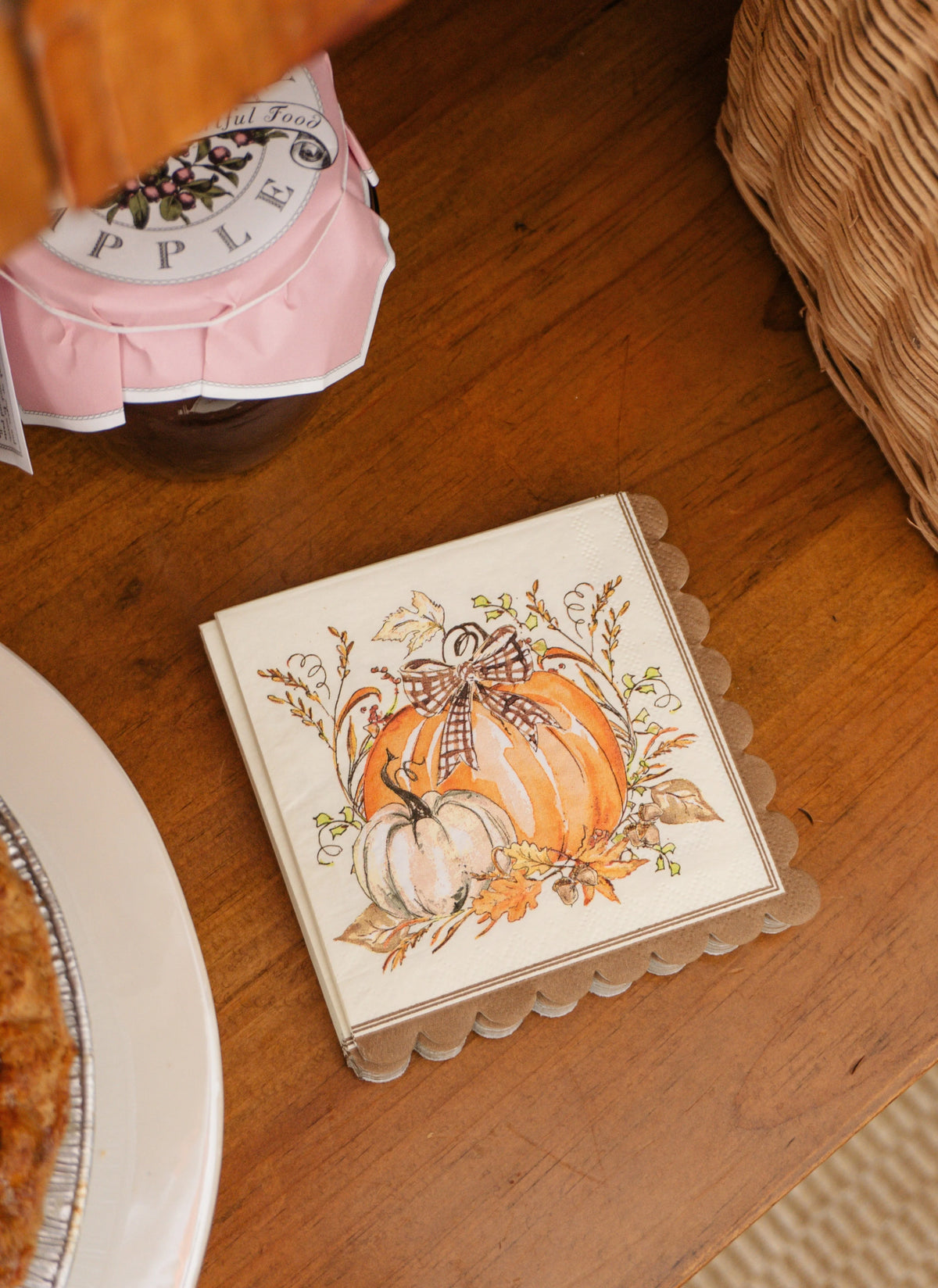 Disposable Plates Heavy-Duty Thanksgiving Design Gold Accents