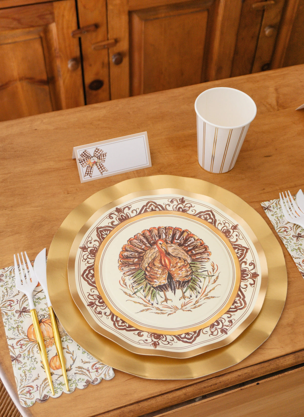 Disposable Plates Heavy-Duty Thanksgiving Design Gold Accents