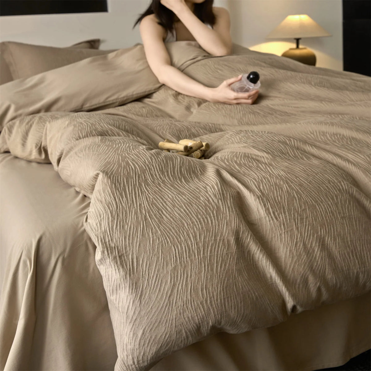 Duvet Cover Set Reversible Jacquard Machine-Washable
