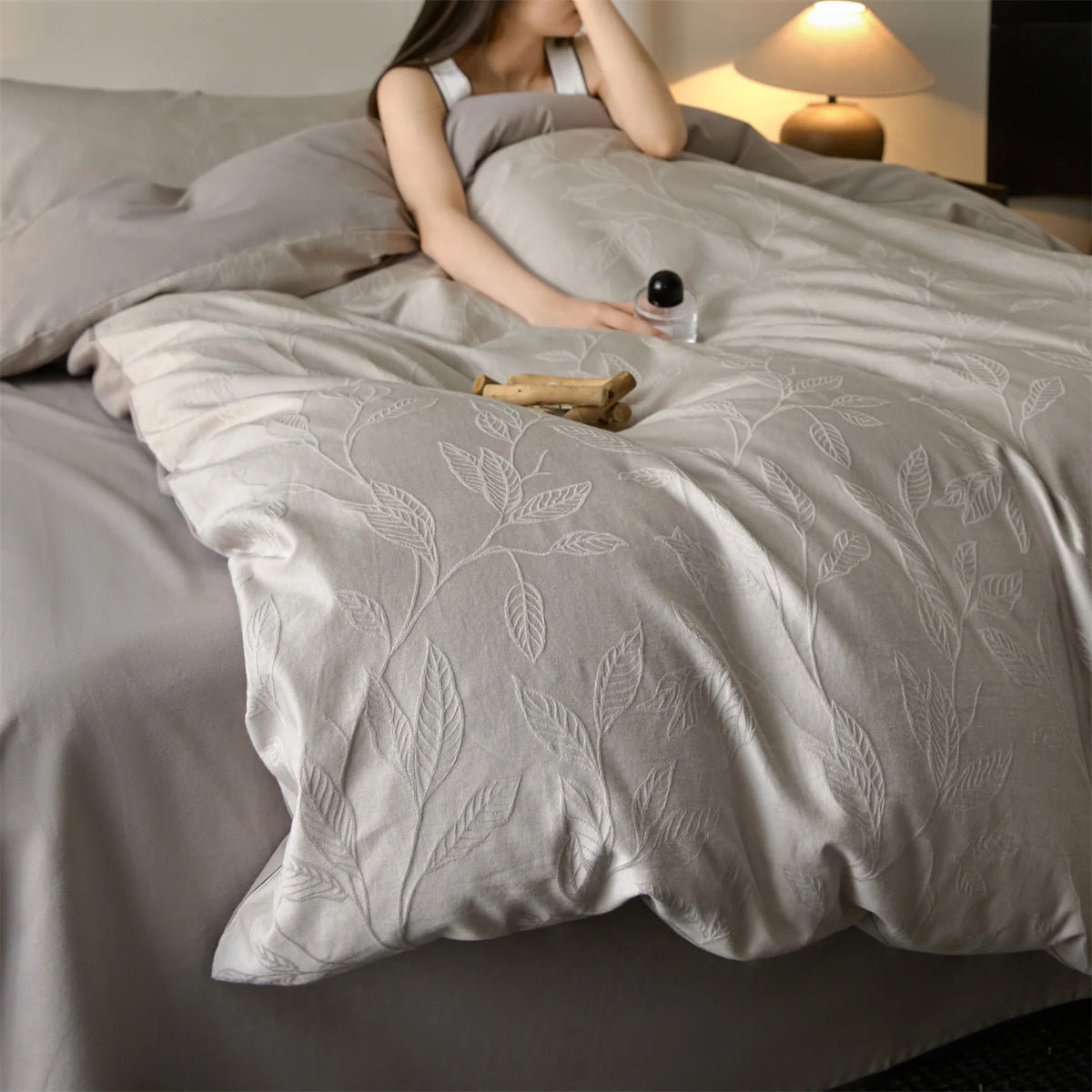 Duvet Cover Set Reversible Jacquard Machine-Washable