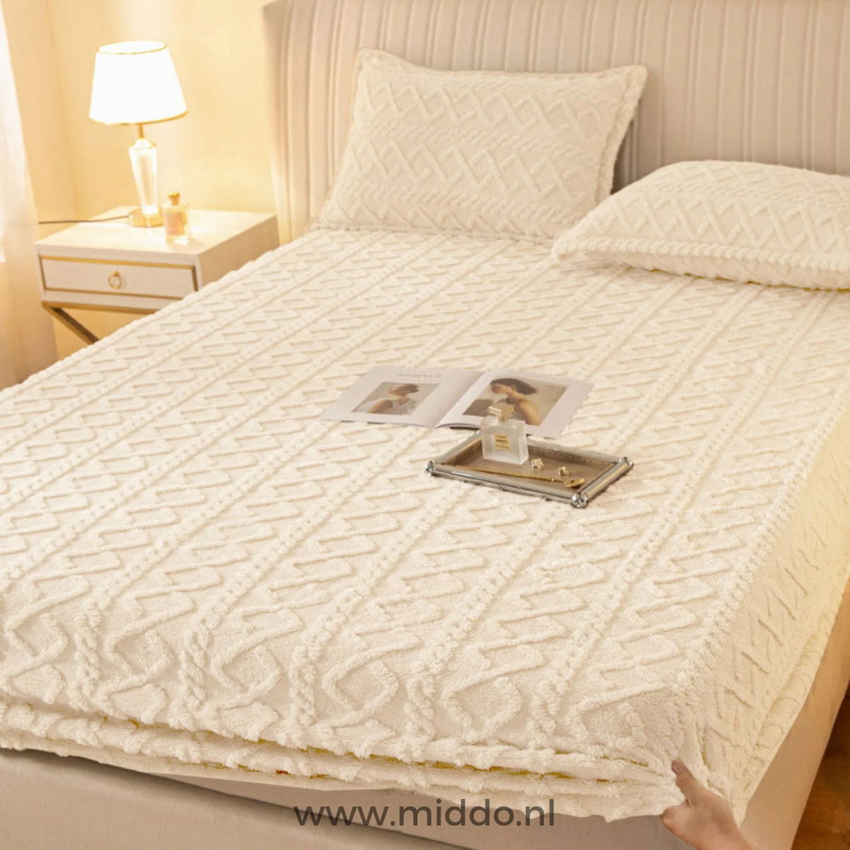 Fitted Sheet Soft Velour Fleece Elasticated Fit With Pillowcases