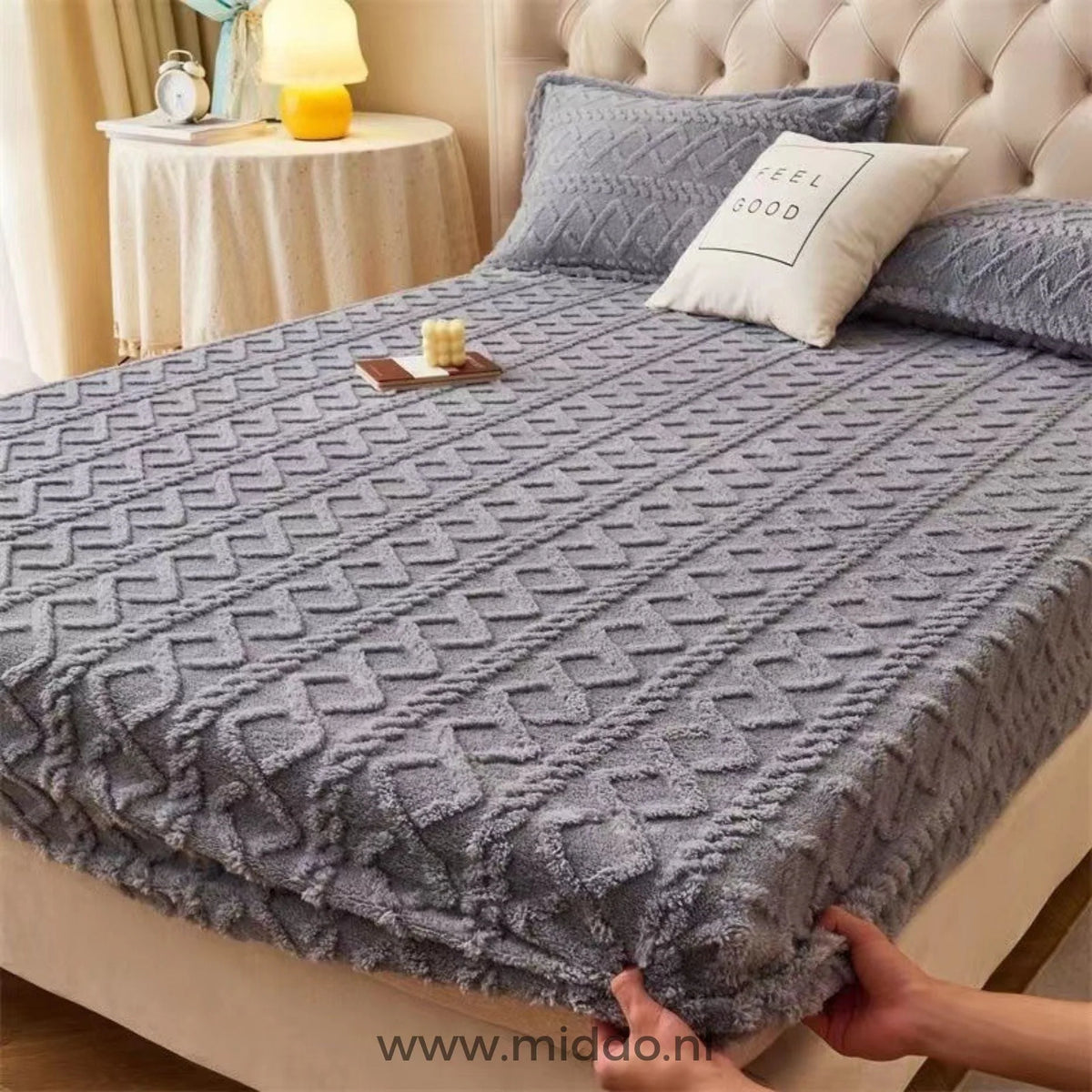Fitted Sheet Soft Velour Fleece Elasticated Fit With Pillowcases