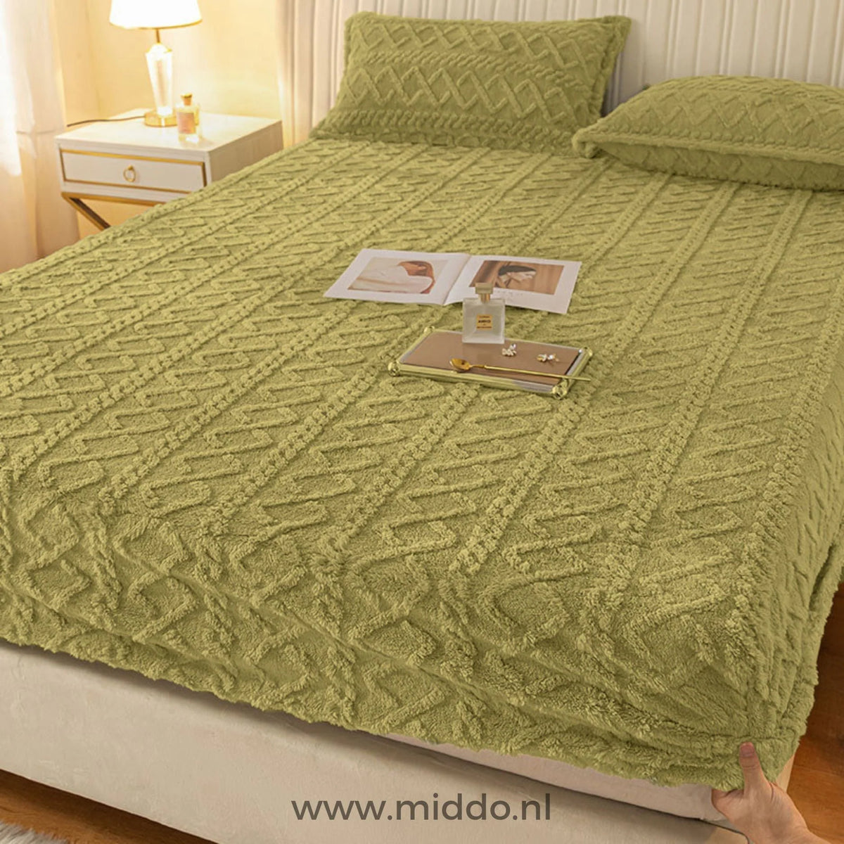 Fitted Sheet Soft Velour Fleece Elasticated Fit With Pillowcases