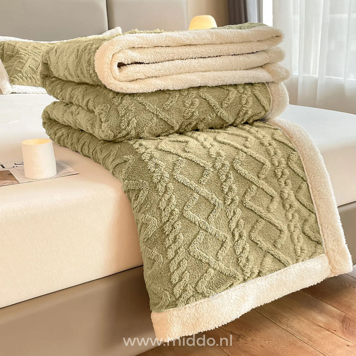 Fitted Sheet Soft Velour Fleece Elasticated Fit With Pillowcases