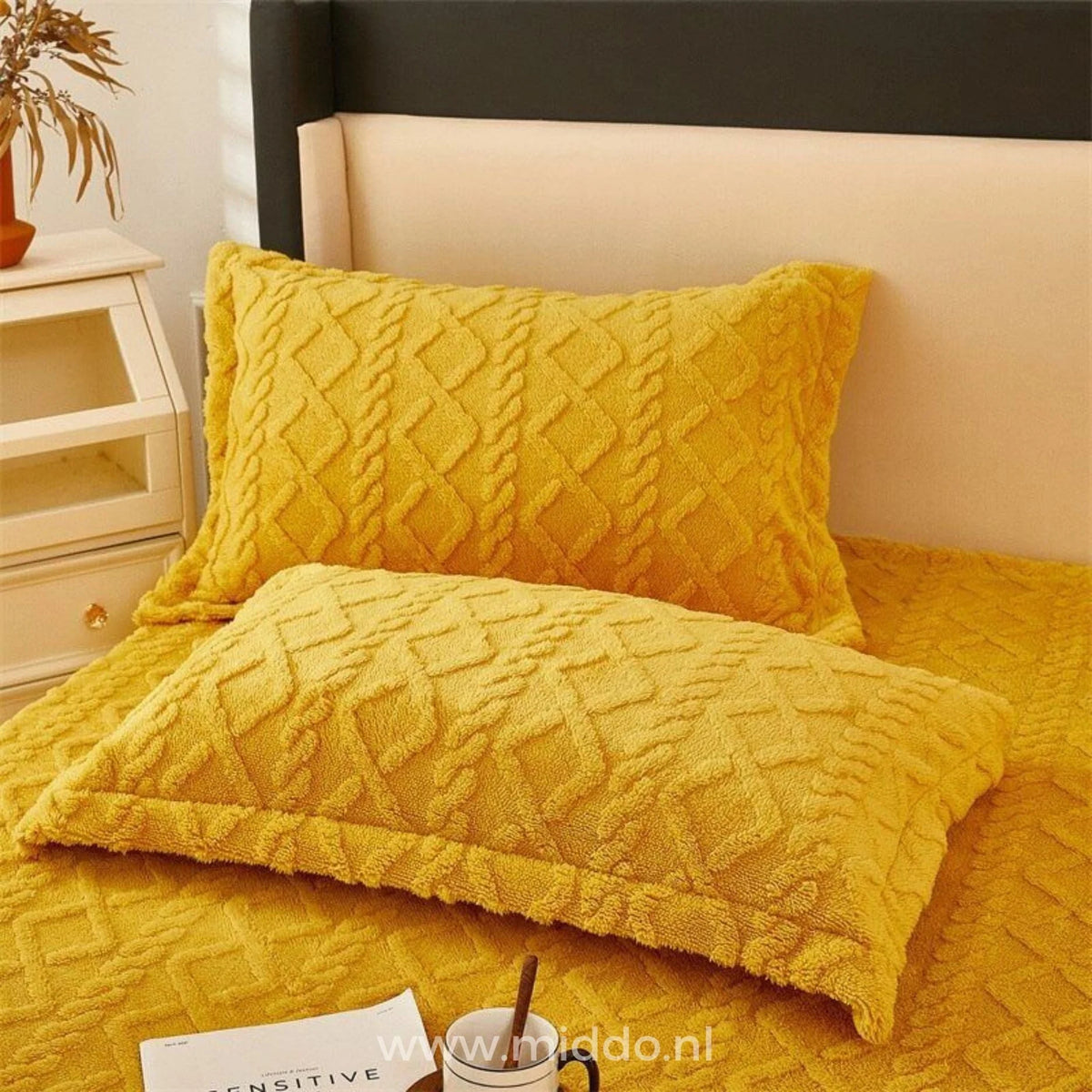 Fitted Sheet Soft Velour Fleece Elasticated Fit With Pillowcases