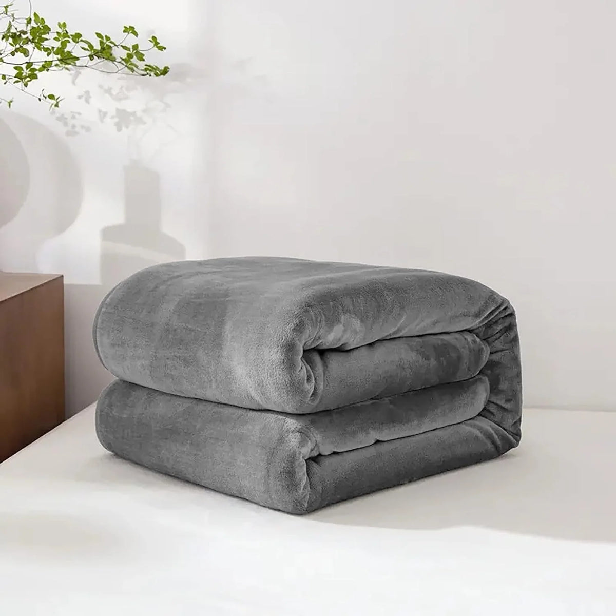 Fleece Throw Blanket Faux Fur Lightweight Machine Washable