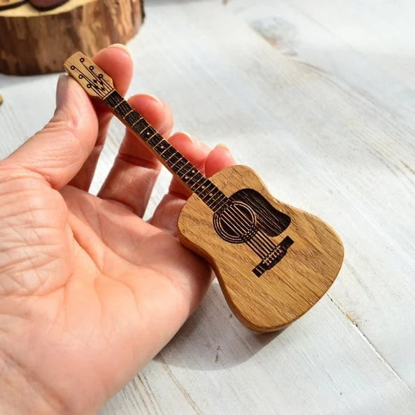 Guitar Pick Box Oak Personalized Engraving Display Stand