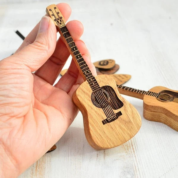 Guitar Pick Box Oak Personalized Engraving Display Stand