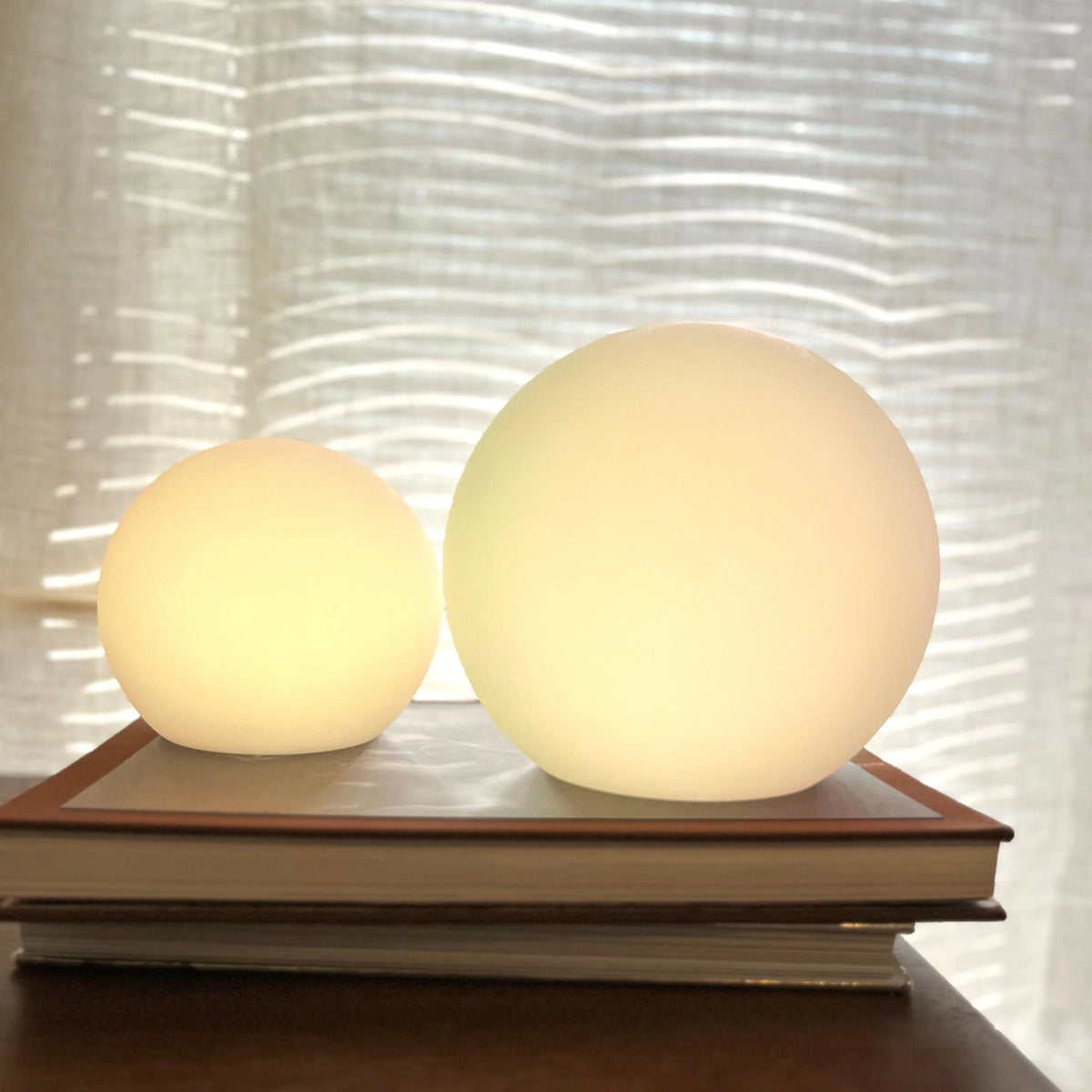 Orb Table Lamp Color-Changing Rechargeable IP65-Rated
