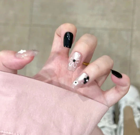 Press-On Nails 3D Embellished Designs Easy Application S and M Sizes