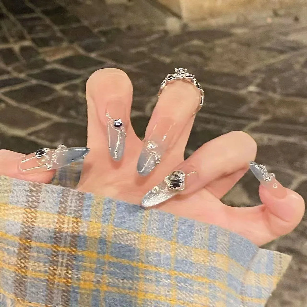 Press-On Nails 3D Embellished Glue-Free Application