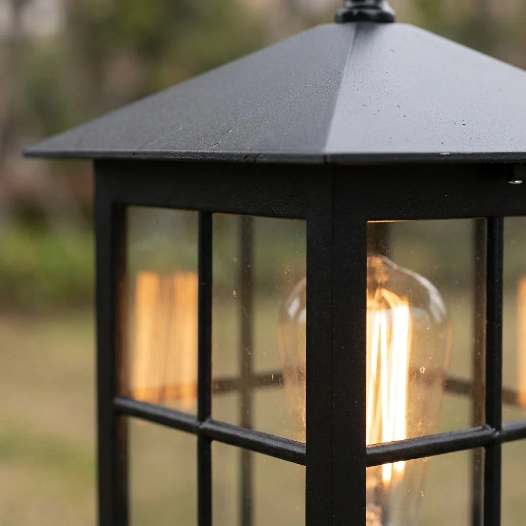 Solar Post Light Solar-Powered Dusk-to-Dawn Sensor IP65