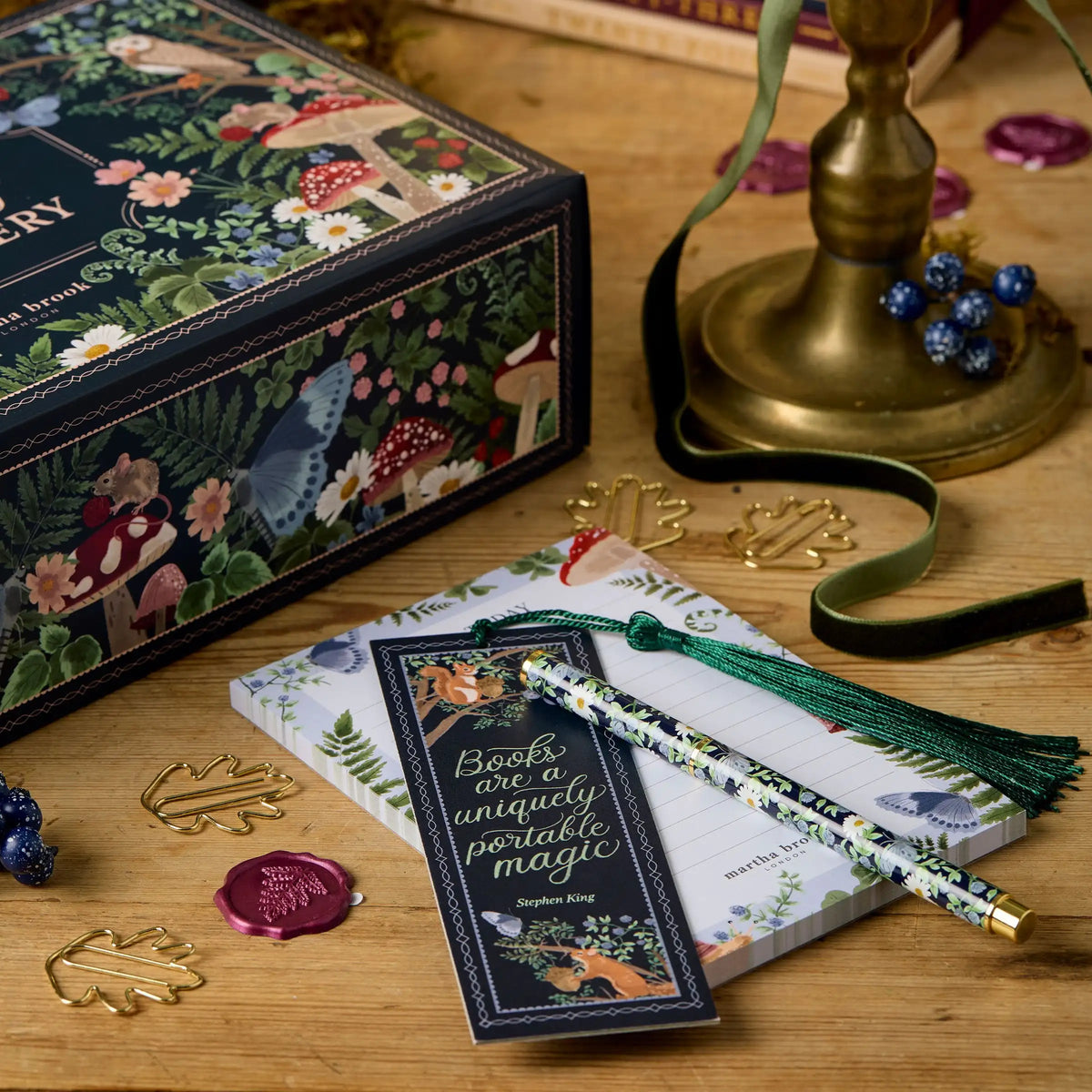 Stationery Advent Calendar 24-Piece Assortmentրցախ