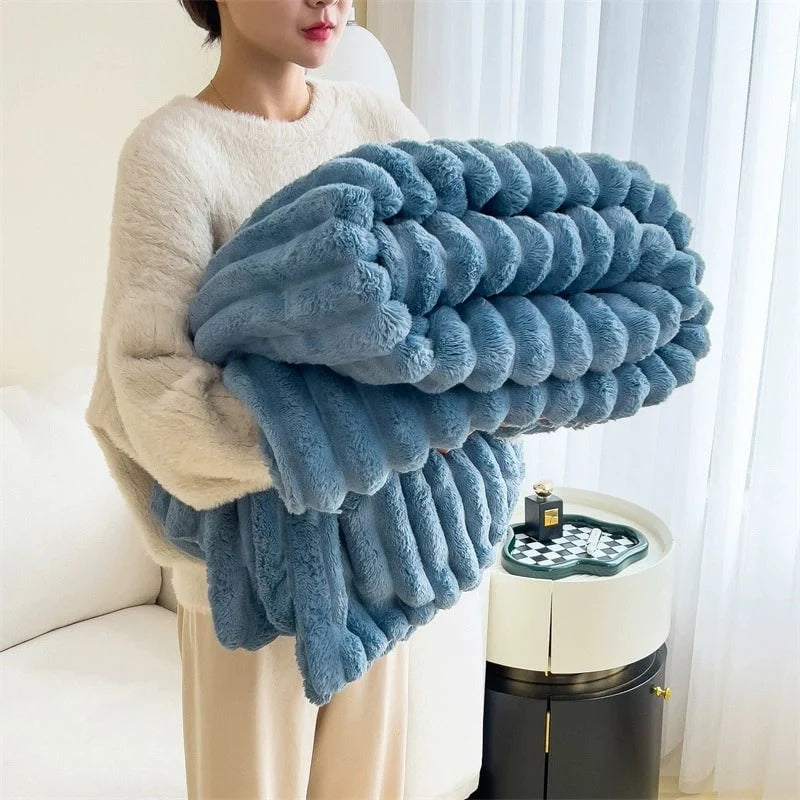 Throw Blanket Double-Sided Plush Faux Fur Pillowcase Included
