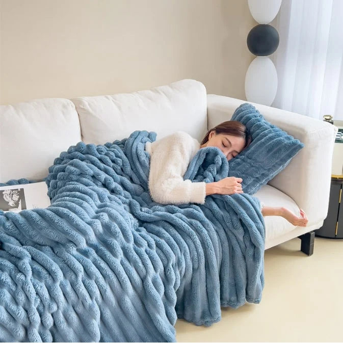 Throw Blanket Double-Sided Plush Faux Fur Pillowcase Included