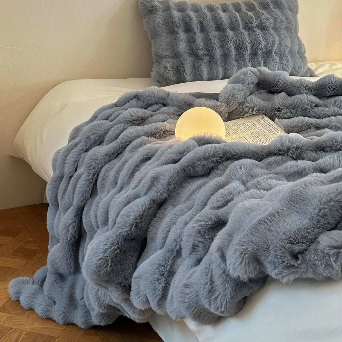 Throw Blanket Milk-Fiber Fleece Faux Fur Lightweight Warmth