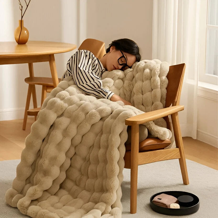 Throw Blanket Velvety Plush Lightweight Machine-Washable