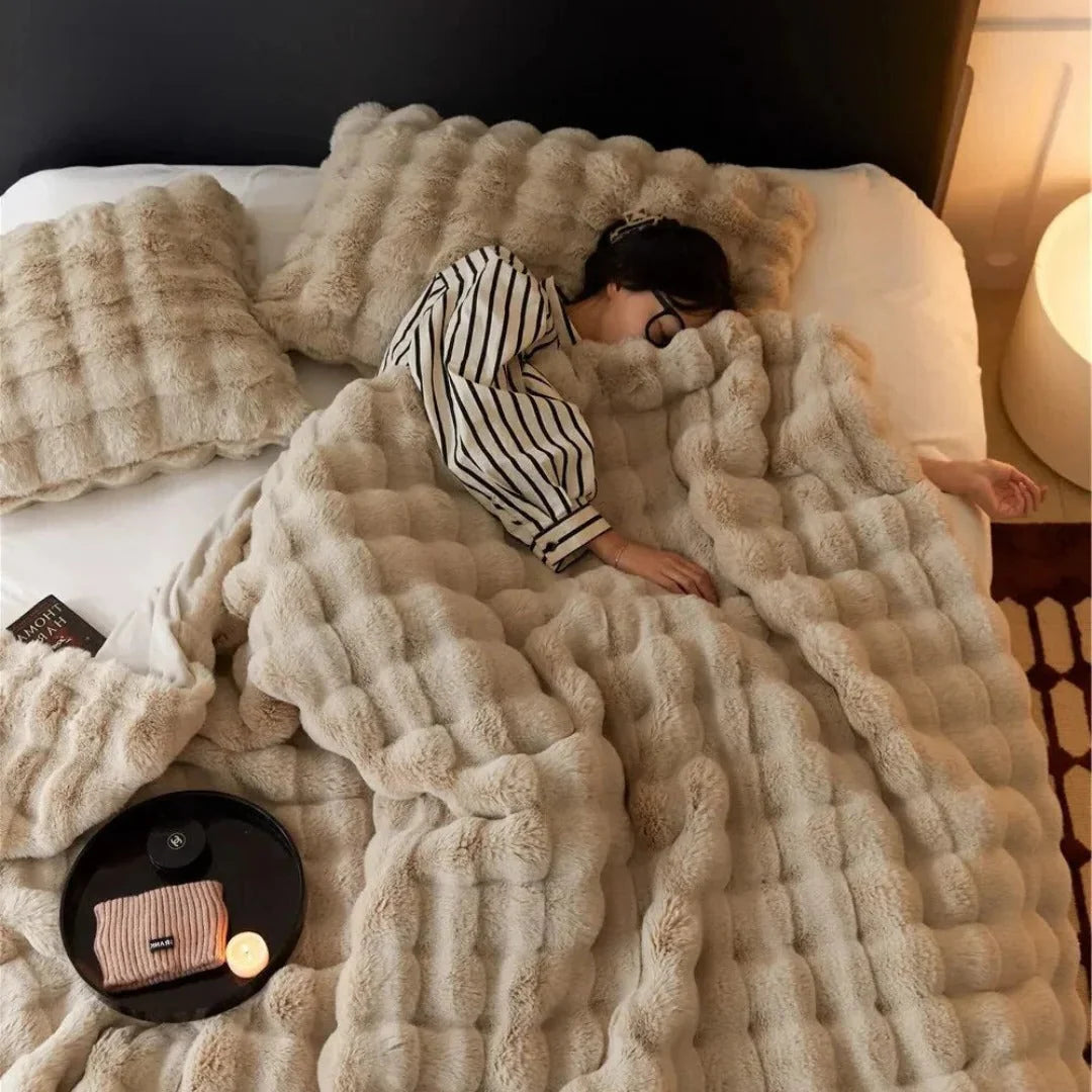 Throw Blanket Velvety Plush Lightweight Machine-Washable