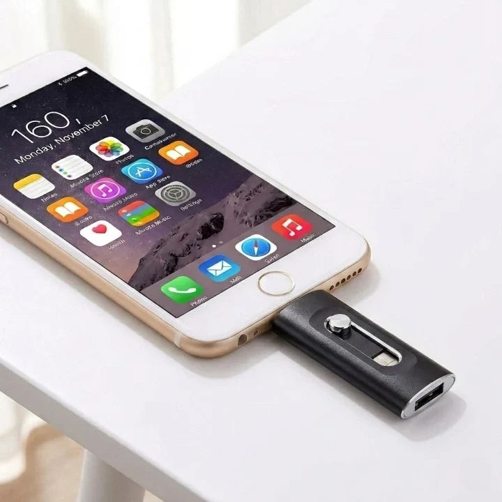 USB Flash Drive Lightning USB-C & USB-A Connectors