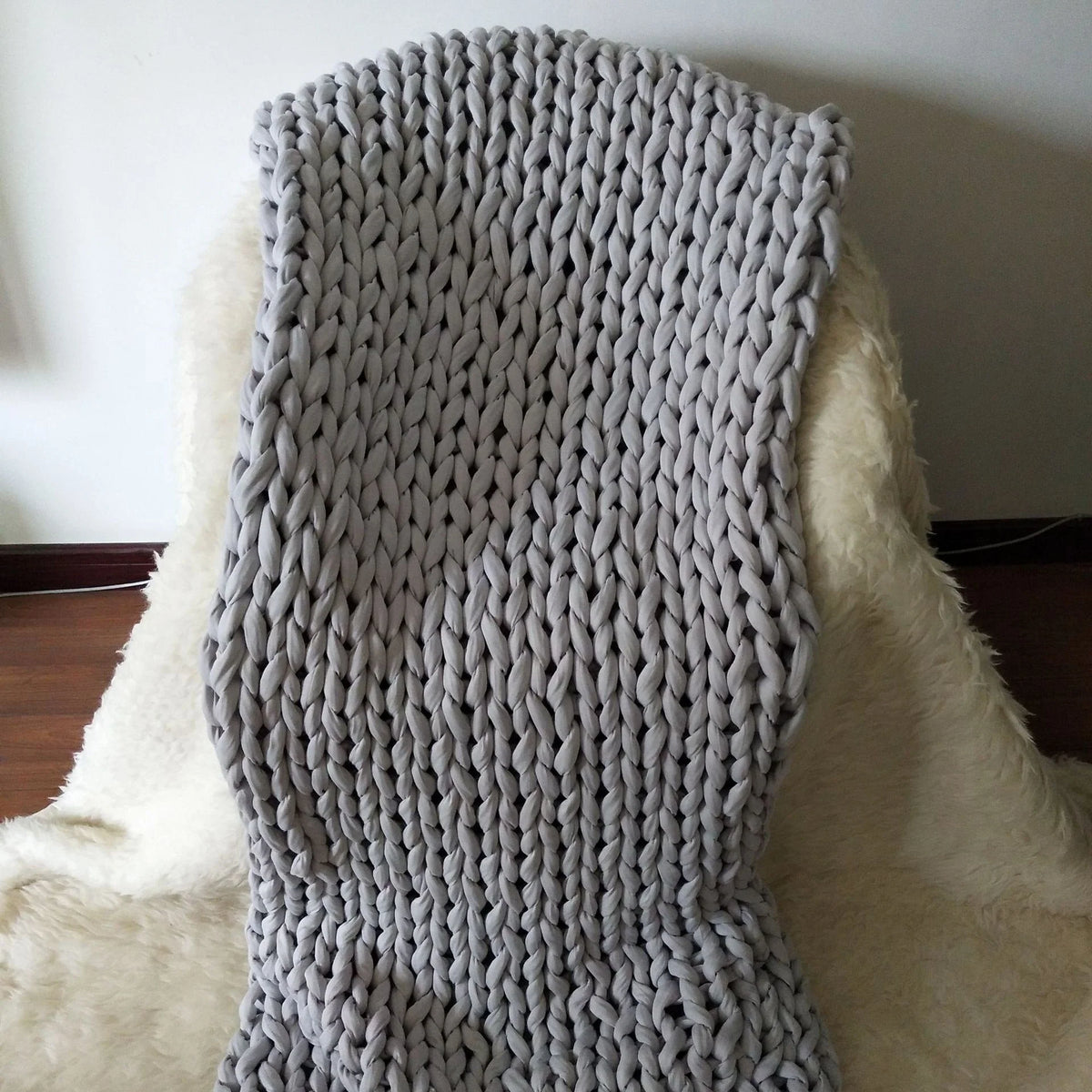Weighted Throw Blanket Hand-Woven Chunky Knit Braided Edge